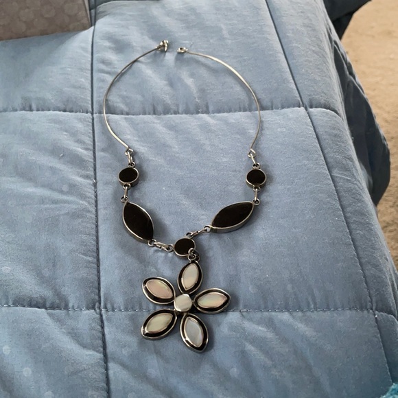 Jewelry - Lovely Alpaca Mother Pearl Onyx Necklace